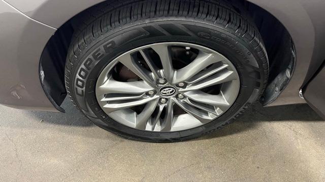 Photo of 2016 Gray Toyota Camry