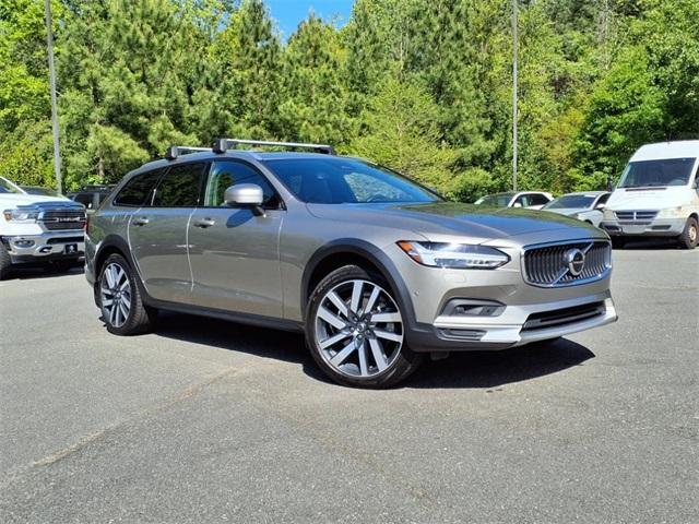 2022 Volvo V90 Cross Country
