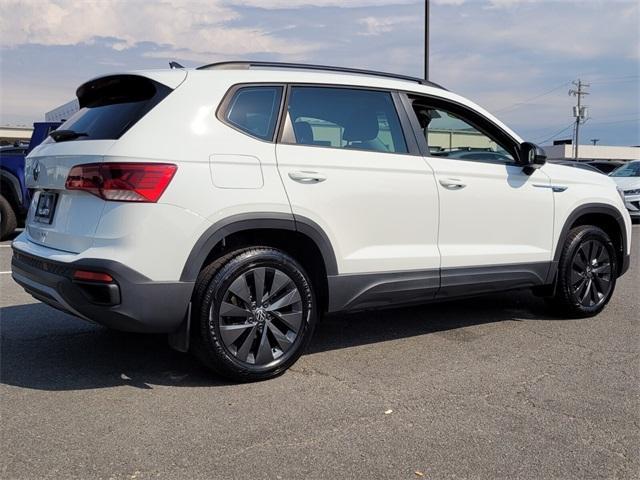 Photo of 2024 Pure White Volkswagen Taos