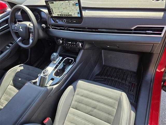Photo of 2025 Diamond Mitsubishi Outlander