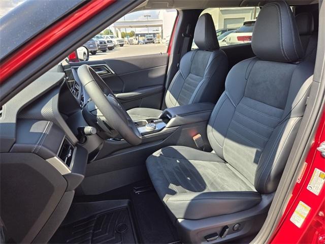 Photo of 2025 Diamond Mitsubishi Outlander