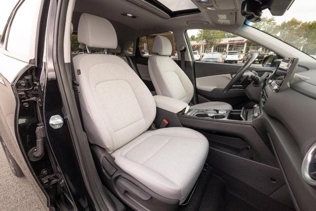 Photo of 2023 Abyss Black Pearl Hyundai KONA EV