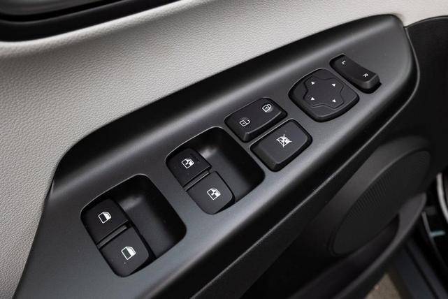 Photo of 2023 Abyss Black Pearl Hyundai KONA EV