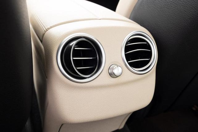 Photo of 2021 Polar White Mercedes-Benz C-Class