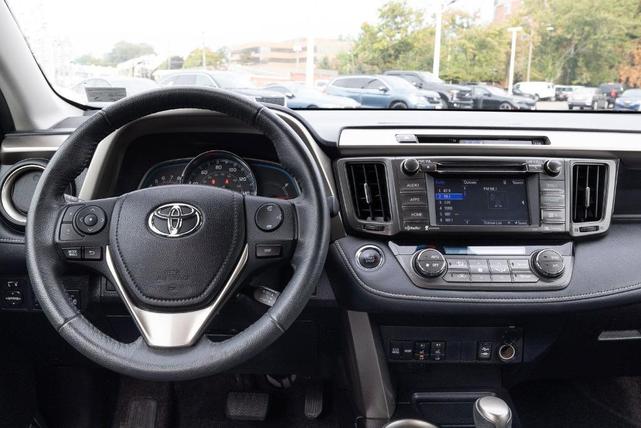 Photo of 2015 Blizzard Pearl Toyota RAV4