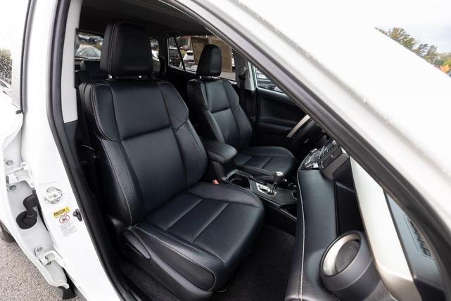 Photo of 2015 Blizzard Pearl Toyota RAV4