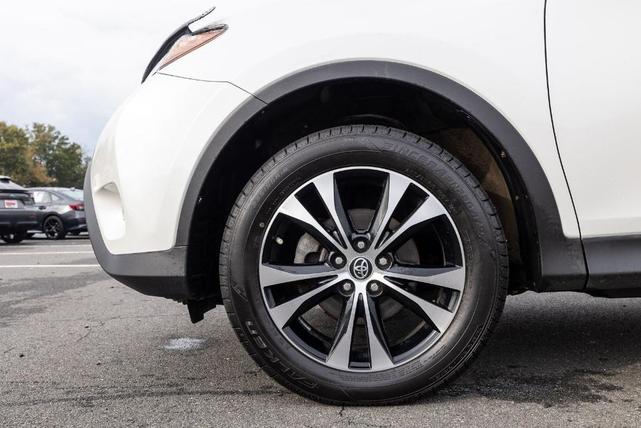 Photo of 2015 Blizzard Pearl Toyota RAV4