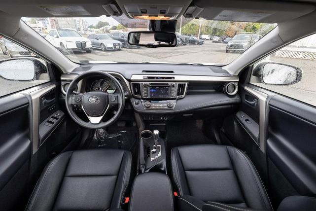 Photo of 2015 Blizzard Pearl Toyota RAV4