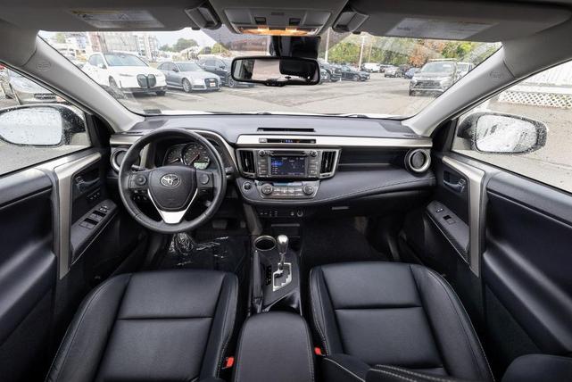 Photo of 2015 Blizzard Pearl Toyota RAV4