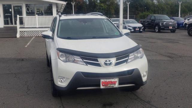 Photo of 2015 Blizzard Pearl Toyota RAV4