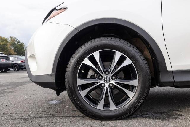 Photo of 2015 Blizzard Pearl Toyota RAV4