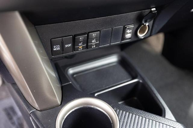 Photo of 2015 Blizzard Pearl Toyota RAV4