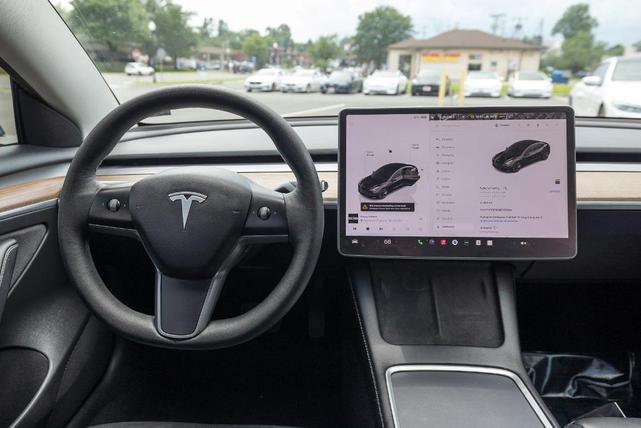 Photo of 2022 Black Tesla Model 3