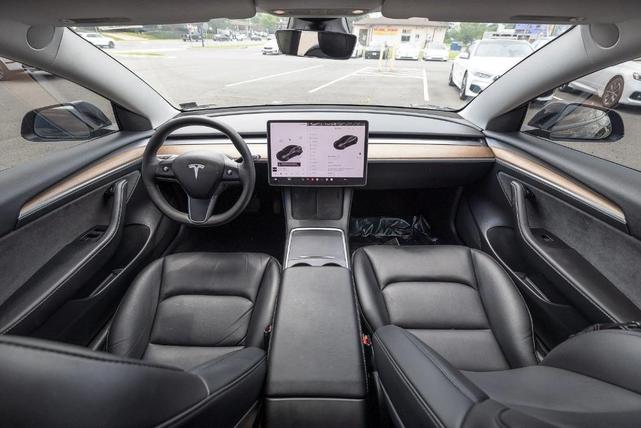 Photo of 2022 Black Tesla Model 3