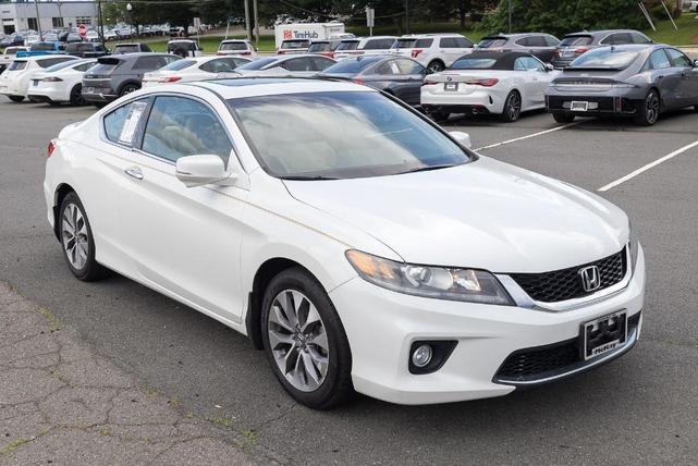 Photo of 2013 White Orchid Pearl Honda Accord
