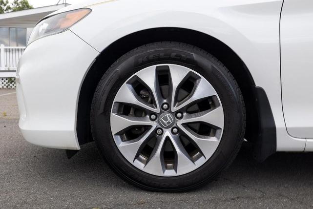 Photo of 2013 White Orchid Pearl Honda Accord