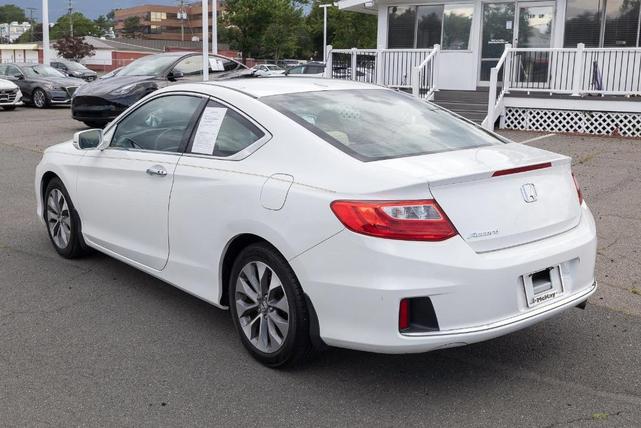 Photo of 2013 White Orchid Pearl Honda Accord