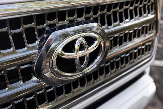 Photo of 2017 Super White Toyota Tacoma