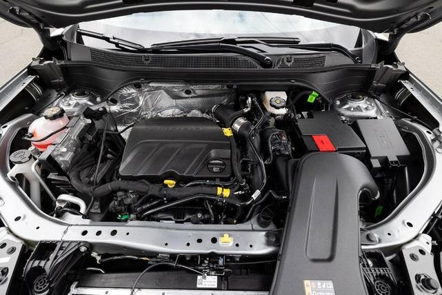 Photo of 2025 Sterling Gray Metallic Chevrolet Trax