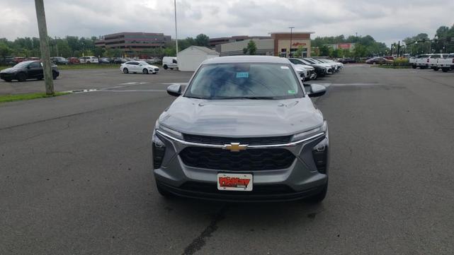 Photo of 2025 Sterling Gray Metallic Chevrolet Trax