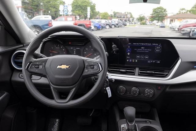 Photo of 2025 Sterling Gray Metallic Chevrolet Trax