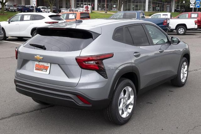 Photo of 2025 Sterling Gray Metallic Chevrolet Trax