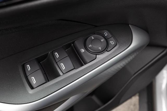 Photo of 2025 Sterling Gray Metallic Chevrolet Trax