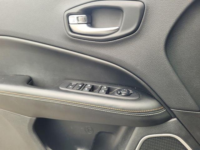 Photo of 2020 Granite Crystal Clearcoat Metallic Jeep Compass