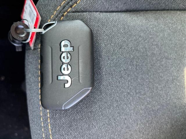 Photo of 2025 Granite Crystal Clearcoat Metallic Jeep Gladiator