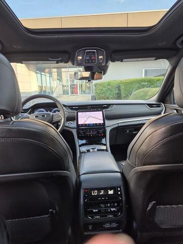 Photo of 2024 Diamond Black Jeep Grand Cherokee L