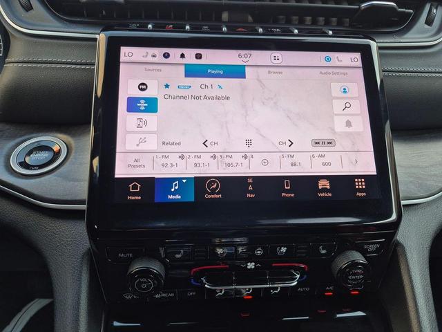 Photo of 2024 Diamond Black Jeep Grand Cherokee L