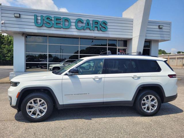 Photo of 2022 Bright White Clearcoat Jeep Grand Cherokee L