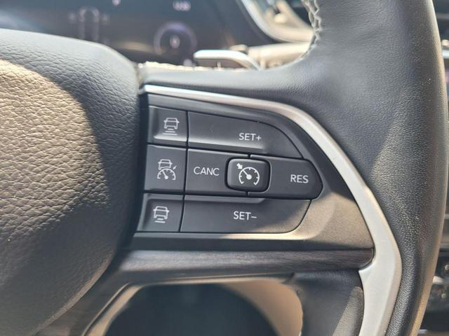 Photo of 2022 Bright White Clearcoat Jeep Grand Cherokee L