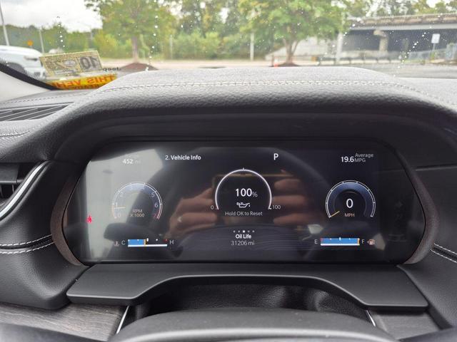Photo of 2023 Metallic Jeep Grand Cherokee