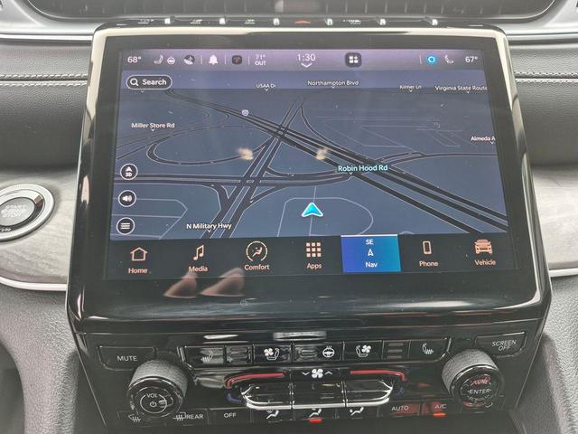 Photo of 2023 Metallic Jeep Grand Cherokee