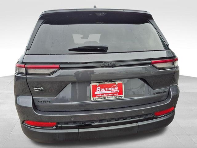 Photo of 2023 Metallic Jeep Grand Cherokee