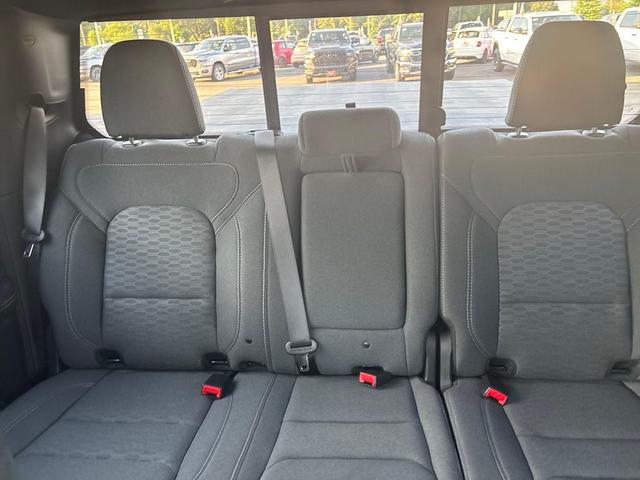Photo of 2025 Bright White Clearcoat RAM 1500