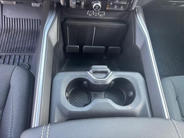 Photo of 2025 Bright White Clearcoat RAM 1500