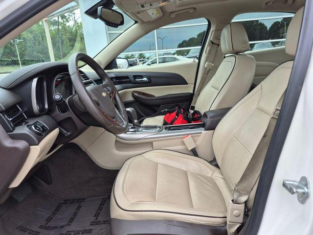 Photo of 2013 White Diamond Clearcoat Chevrolet Malibu