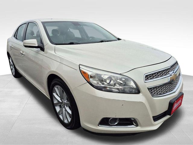 Photo of 2013 White Diamond Clearcoat Chevrolet Malibu