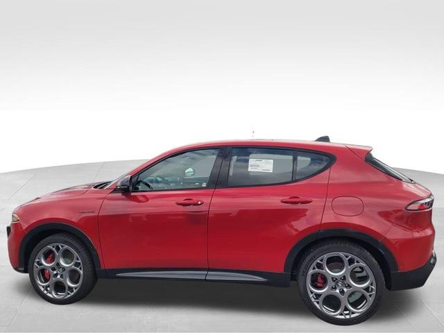 Photo of 2024 Rosso Alfa Romeo Tonale