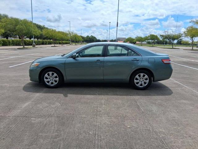 Photo of 2011 Green Toyota Camry