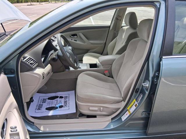 Photo of 2011 Green Toyota Camry