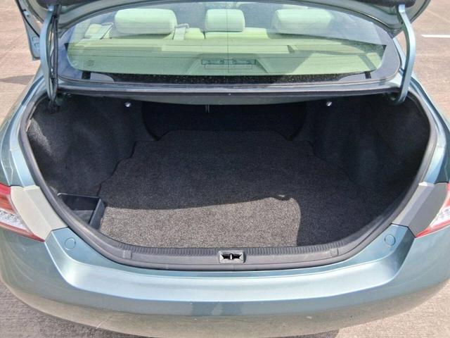 Photo of 2011 Green Toyota Camry