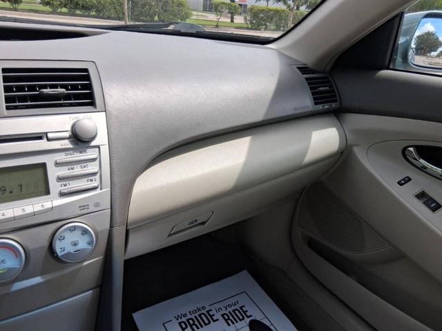 Photo of 2011 Green Toyota Camry