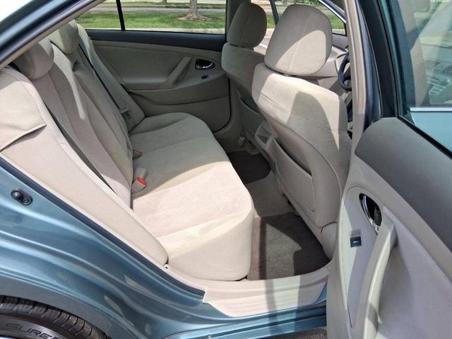 Photo of 2011 Green Toyota Camry