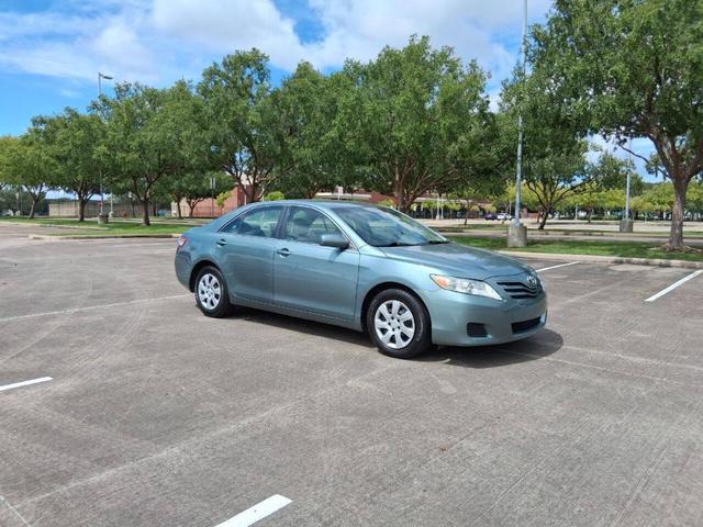 Photo of 2011 Green Toyota Camry