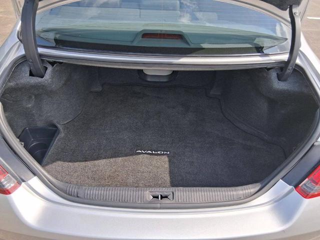 Photo of 2009 Silver Toyota Avalon