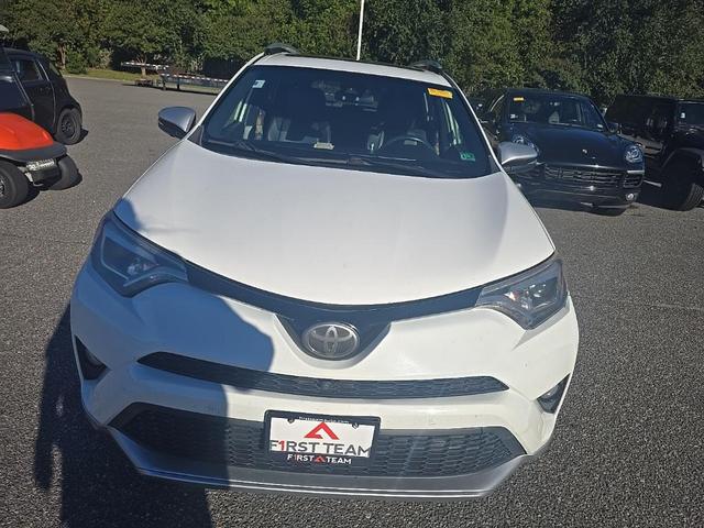 Photo of 2016 Super White Toyota RAV4