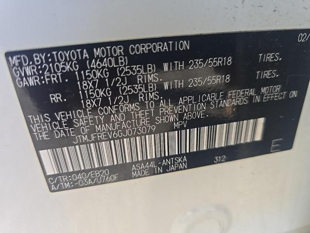 Photo of 2016 Super White Toyota RAV4